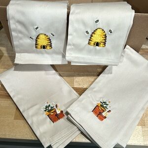 Beehive and flower pot embroidered fabric napkin set of 4